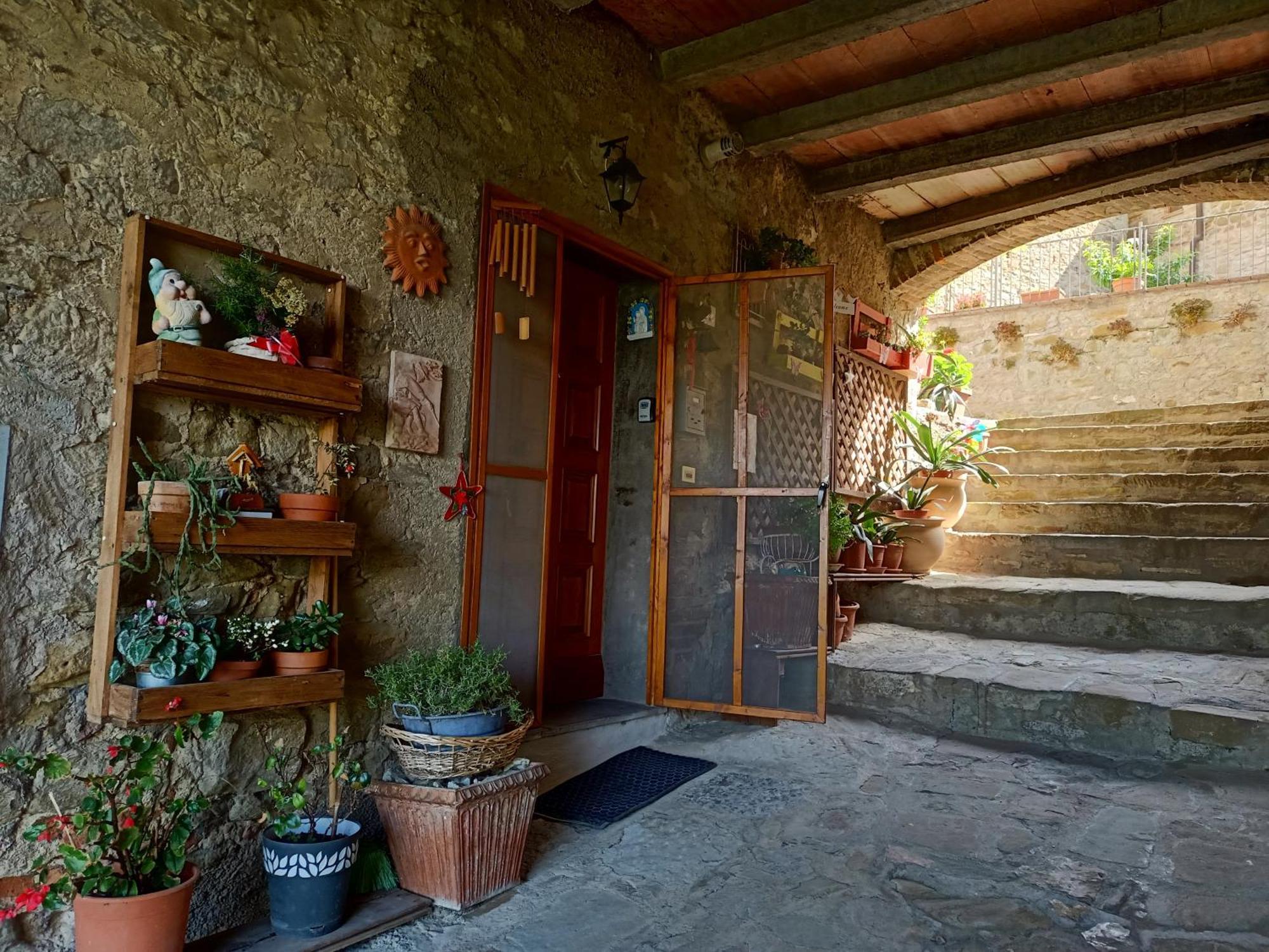 Villa Il Borgo Antico Monte del Lago Exterior foto