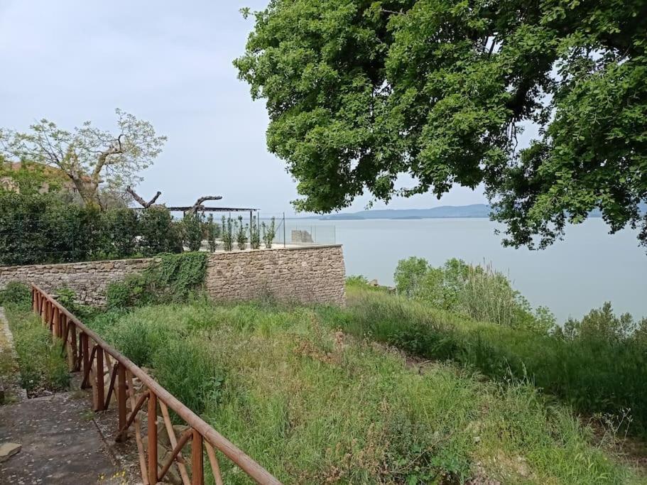 Villa Il Borgo Antico Monte del Lago Exterior foto